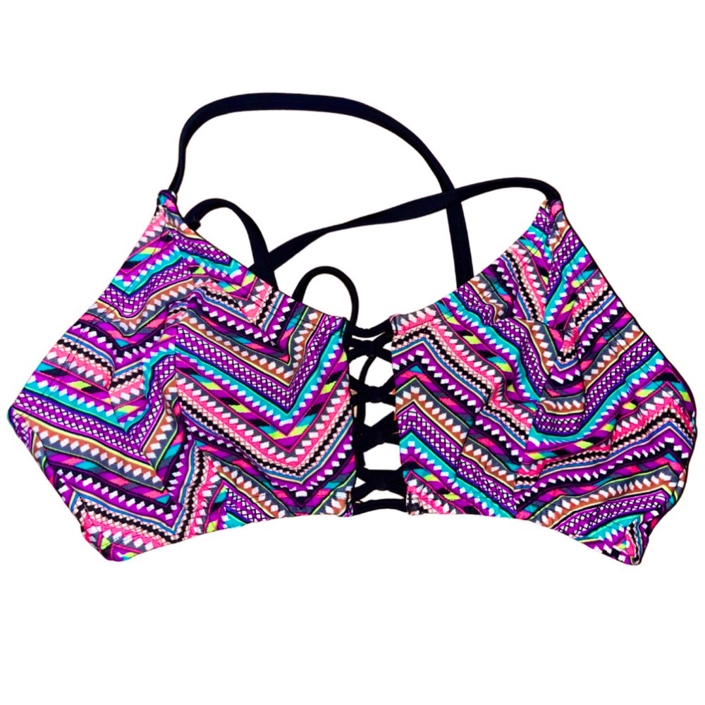 bikini top w/ rainbow pattern & cut out detailing | xhilaration | size D/DD